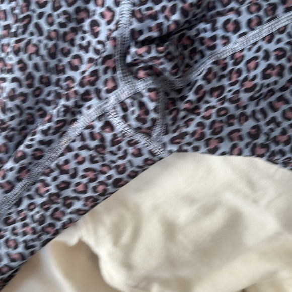 Thrive Societe’ matching leggings and tank size Med - Picture 6 of 7